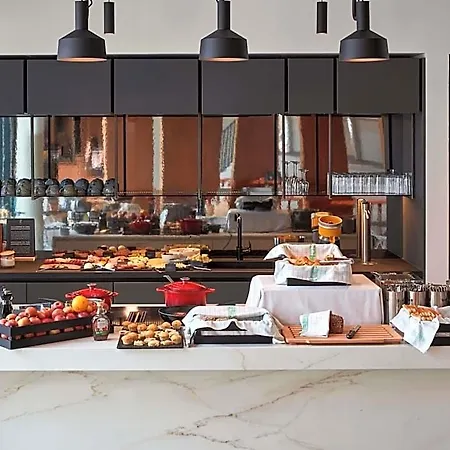 Adagio Hotel 4*